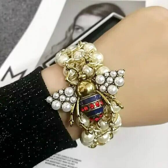 NEW! EXQUISITE LUXURY VIBES Queen BEE PEARLS BRACELET - Picture 5 of 5